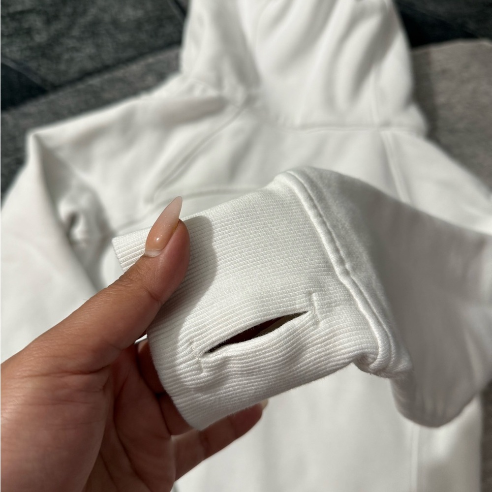 🤍 ❤️‍🔥Lululemon Athletica White Hoodie Sweater - Picture 6 of 12